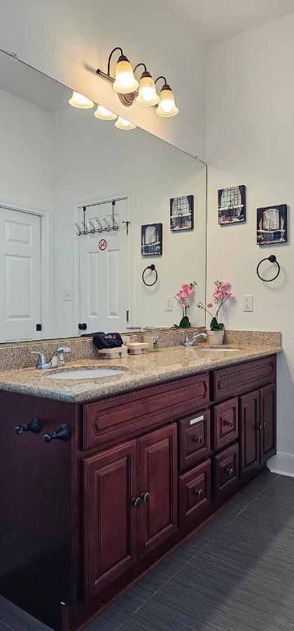Private Beach -- Away From The Crowds - Ocean Views -Short Drive To Moody Gardens, Schlitter Bahn, Pleasure Pier Galveston Extérieur photo